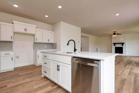 Kitchen - 822 S Ridgemont Dr, Nixa, MO 65714 photo 2 of 4