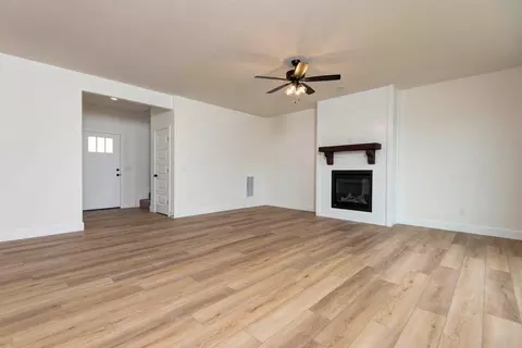 Living - 822 S Ridgemont Dr, Nixa, MO 65714 photo 2 of 3