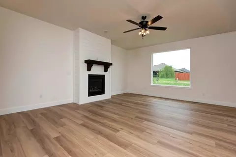 Living - 822 S Ridgemont Dr, Nixa, MO 65714 photo 3 of 3