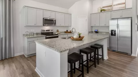 Kitchen - 2008 Willowleaf Dr, Leland, NC 28451 photo 3 of 7