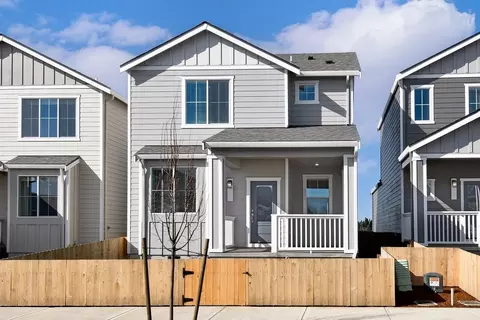 1101 Owl Ave, Woodburn, OR 97071