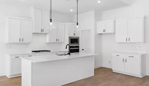 Kitchen - 588 Renley St, Springdale, AR 72762 photo 1 of 3