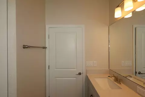 Bath - 5296 High Line Dr, Saint Cloud, FL 34771 photo 6 of 9