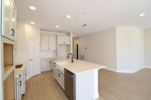 Kitchen - 5296 High Line Dr, Saint Cloud, FL 34771 photo 1 of 3