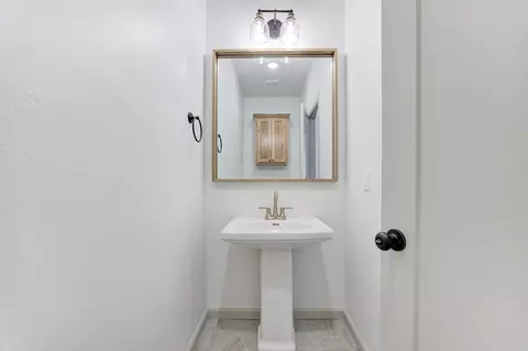 Bath - 7916 Amber Ridge Dr, Edmond, OK 73034 photo 1 of 6
