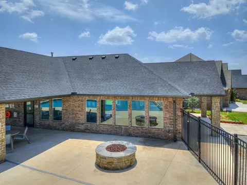 Exterior - 7916 Amber Ridge Dr, Edmond, OK 73034 photo 7 of 9
