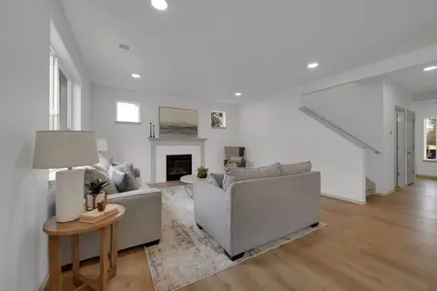 Living - 6401 Road 52, Pasco, WA 99301 photo 2 of 4