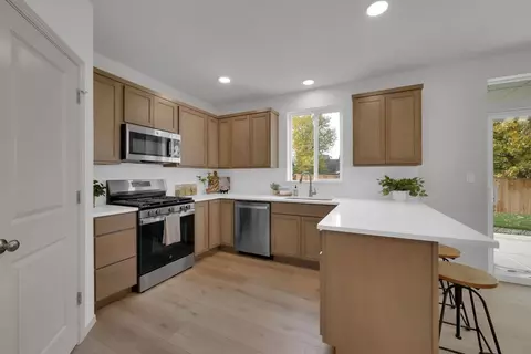 Kitchen - 6401 Road 52, Pasco, WA 99301 photo 2 of 5