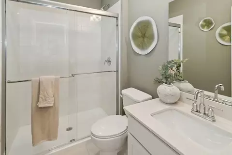 Bath - 2140 Ellen Dr, Springfield, OH 43528 photo 3 of 3
