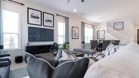 Living - 427 Fox Trl, Springdale, AR 72762 photo 2 of 3