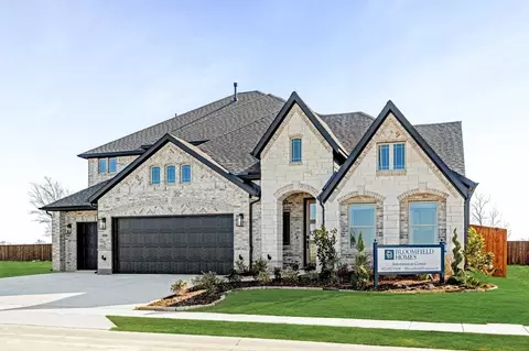 Exterior - 1006 Longbow Trl, Justin, TX 76247 photo 6 of 21