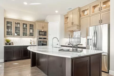 Kitchen - 1006 Longbow Trl, Justin, TX 76247 photo 6 of 7