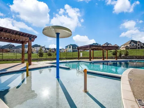 Exterior - 1006 Longbow Trl, Justin, TX 76247 photo 17 of 21