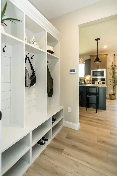 Entry Way - 6 Alder Creek Dr, Wright City, MO 63390 photo 5 of 12