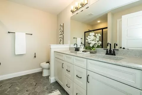 Bath - 6 Alder Creek Dr, Wright City, MO 63390 photo 3 of 10
