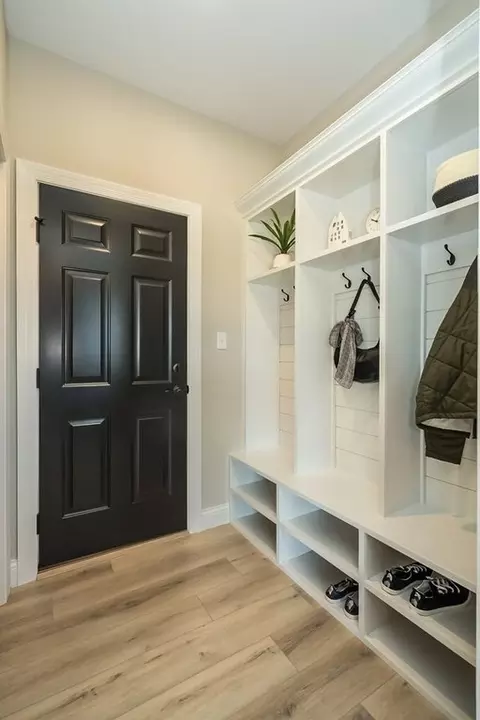 Entry Way - 6 Alder Creek Dr, Wright City, MO 63390 photo 4 of 12