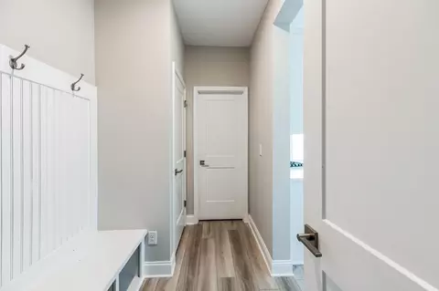 Entry Way - 109 Barton Spgs, Bethlehem, GA 30620 photo 2 of 2