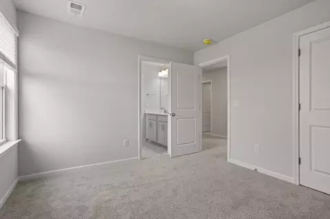 Bedroom - 622 Sweetspire Trl, Seneca, SC 29678 photo 3 of 5