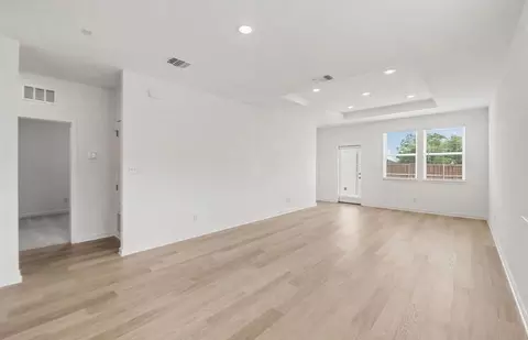 Living - 108 Eagle Valley Dr, Elgin, TX 78621 photo 1 of 3
