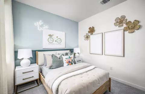 Bedroom - 108 Eagle Valley Dr, Elgin, TX 78621 photo 2 of 4