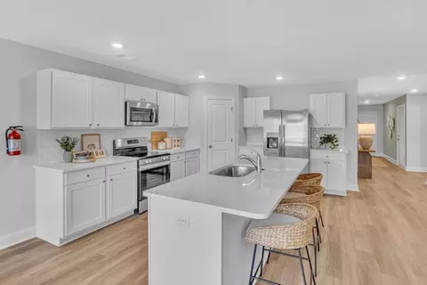 Kitchen - 3020 Emberly Dr, Roebuck, SC 29376 photo 4 of 12