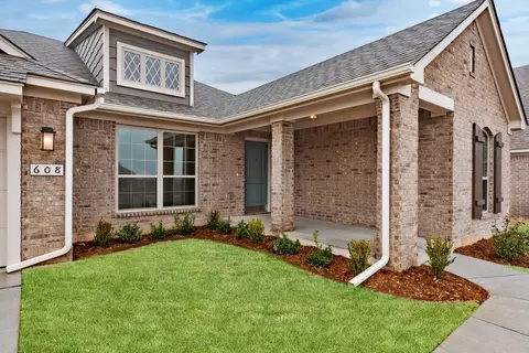 Exterior - 16140 Tall Grass Dr, Moore, OK 73170 photo 9 of 14