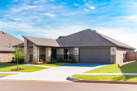 Exterior - 16140 Tall Grass Dr, Moore, OK 73170 photo 6 of 14