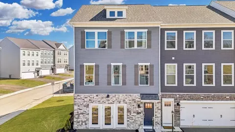 751 Olivia St, Pittsburgh, PA 15205