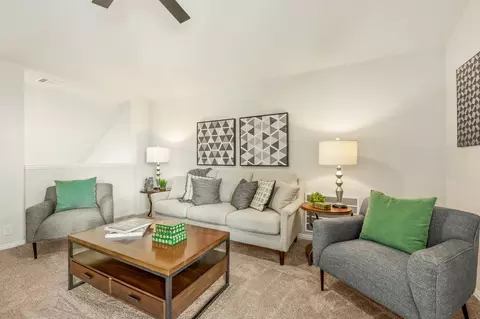 Living - 112 Sweetwater Dr, Commerce, TX 75428 photo 6 of 7