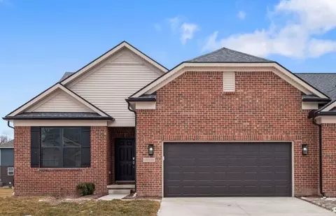 55805 Oak Pointe Dr, Shelby Township, MI 48315