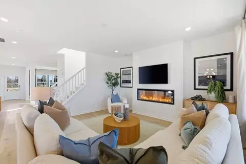Living - 7973 Mulberry Rd, Pendleton, IN 46064 photo 1 of 5