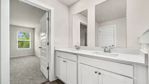 Bath - 4059 Falcon Dr, Chipley, FL 32428 photo 1 of 4
