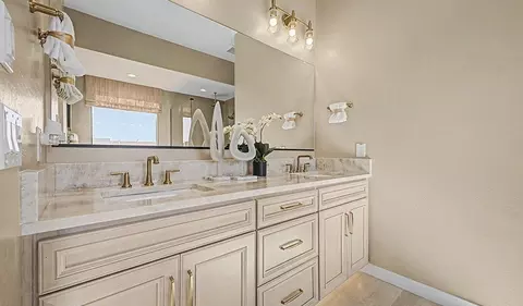 Bath - 498 W Treasure Trl, Apache Junction, AZ 85120 photo 1 of 6
