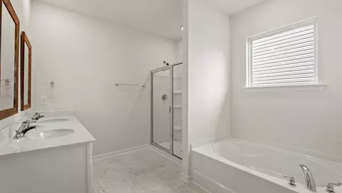 Bath - 2296 Springview Ct, Boiling Springs, SC 29316 photo 4 of 8