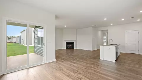 Living - 2296 Springview Ct, Boiling Springs, SC 29316 photo 4 of 6