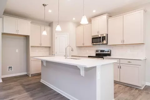 Kitchen - Bibb Garrett Rd, Tanner, AL 35671 photo 3 of 14
