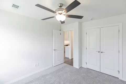 Bedroom - 932 Hydrangea Way, Edmond, OK 73034 photo 6 of 15