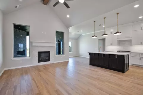 Living - 932 Hydrangea Way, Edmond, OK 73034 photo 9 of 21