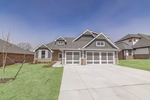 Exterior - 932 Hydrangea Way, Edmond, OK 73034 photo 2 of 32