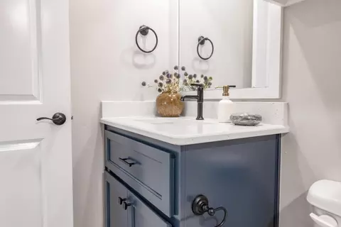 Bath - 932 Hydrangea Way, Edmond, OK 73034 photo 7 of 22