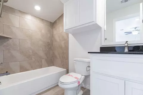 Bath - 932 Hydrangea Way, Edmond, OK 73034 photo 11 of 22