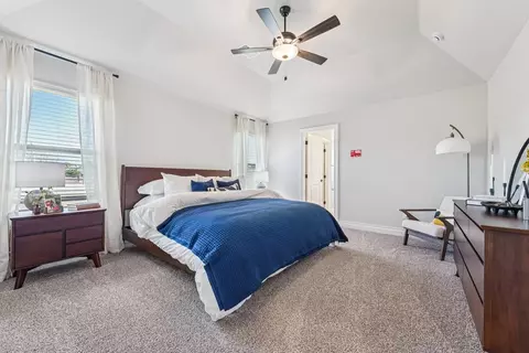 Bedroom - 932 Hydrangea Way, Edmond, OK 73034 photo 2 of 15