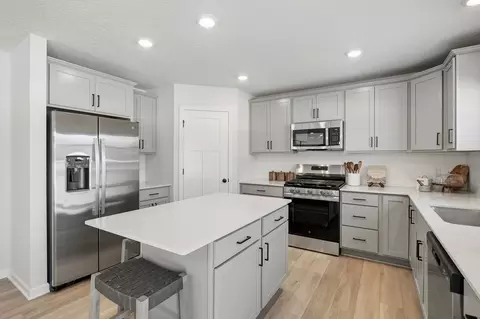 Kitchen - 1281 Edge Way, Jordan, MN 55352 photo 2 of 3