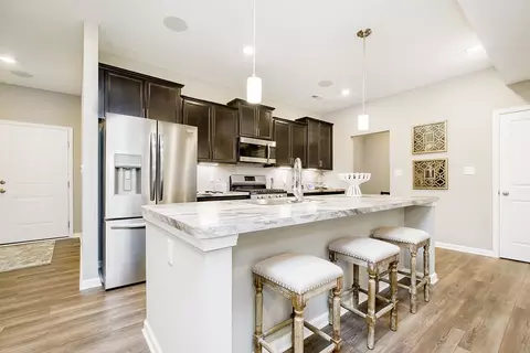Kitchen - Arrowhead Dr, Piqua, OH 45356 photo 5 of 11