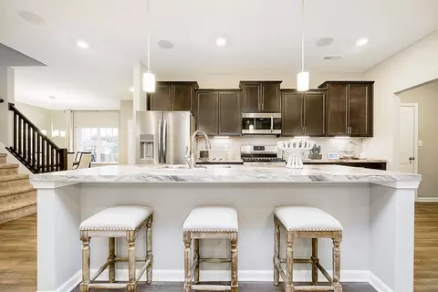 Kitchen - Arrowhead Dr, Piqua, OH 45356 photo 4 of 11