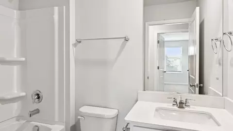 Bath - 4121 Oswin Dr, Murfreesboro, TN 37129 photo 5 of 9