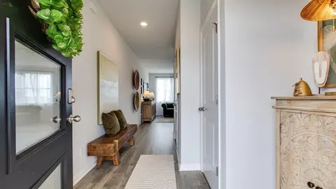 Entry Way - 4121 Oswin Dr, Murfreesboro, TN 37129 photo 6 of 8