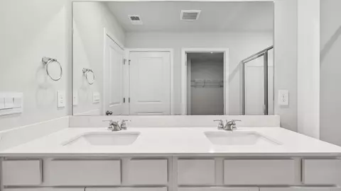 Bath - 4121 Oswin Dr, Murfreesboro, TN 37129 photo 3 of 9