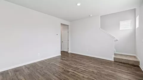 Living - 4121 Oswin Dr, Murfreesboro, TN 37129 photo 2 of 7