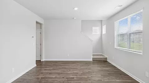 Living - 4121 Oswin Dr, Murfreesboro, TN 37129 photo 3 of 7